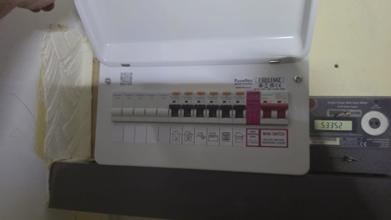 FuseBox F3011MZ consumer unit upgrade alongside a smart meter, fitted by a NICEIC electrician in Aberdeen
