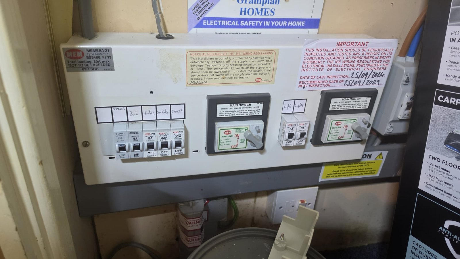The original MEM Memera 21 fuse board being replaced at a Grampian Homes property in Aberdeen. Before photo of a consumer unit upgrade