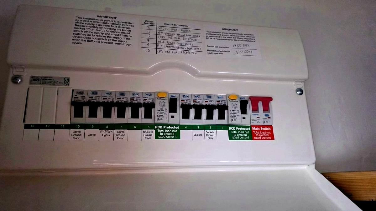 Testing to isolate an RCD fault at a consumer unit in Aberdeen